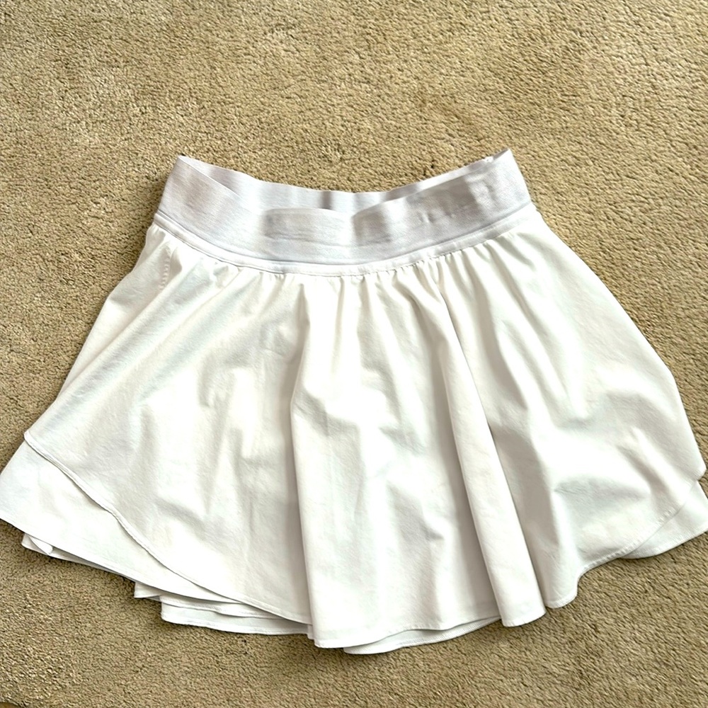 Lululemon court rival size 6